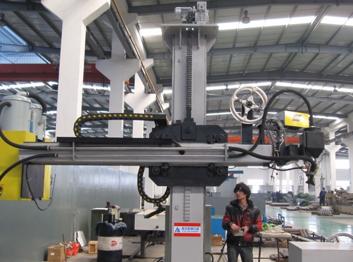 Automatic Welding Manipulator with Flux Transport and Recovery System